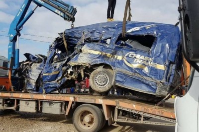 6 قتلى وإصابت 14 آخرين في اصطدام قطار بضائع بحافلة لنقل العمال بطنجة