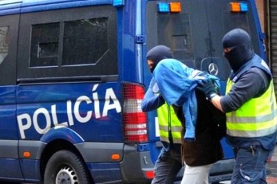 الشرطة الإسبانية تداهم منازل احتجز فيها مهاجرون مغاربة لمدة شهرين