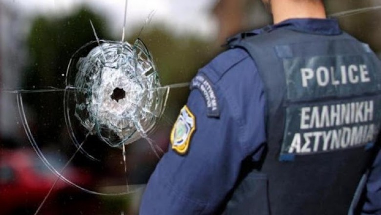 اشتباك في منطقة (ميتاكسورغيو) ورجل يهدد الشرطة بسلاح