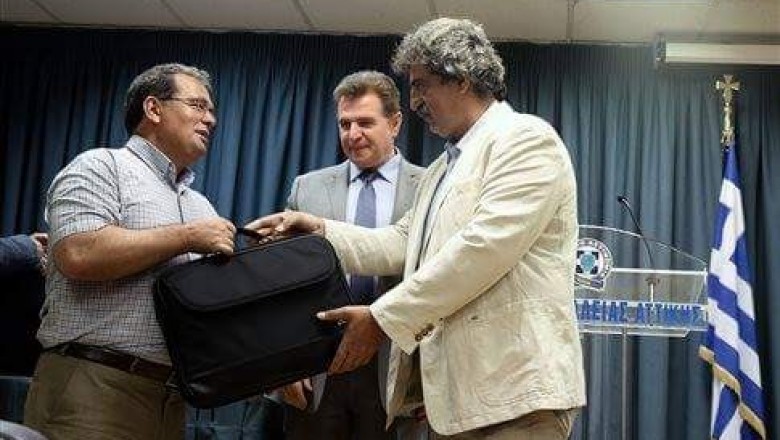 اليونان تستعيد الأجهزة والمعدات الطبية التي سرقتها عصابة كولومبية في شهر مايو وهربتها خارج البلاد
