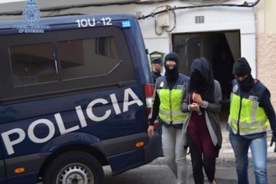 قضاء إسبانيا يمنع الحجاب عن مغربية مسجونة