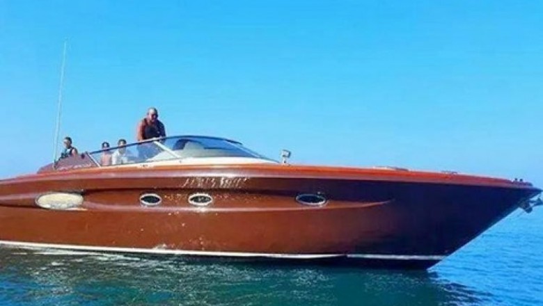 الملك محمد السادس يحل بالحسيمة و جولة على متن زورق "لالة خدوج"