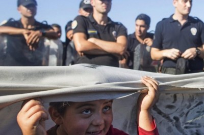 اليونان: ضبط 46 مهاجرا حاولوا السفر بوثائق مزورة في جزيرة كريت