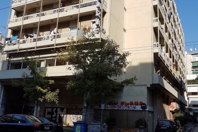 فندق سيتي بلازا وسط  أثينا مركز إيواء المهاجرين بنكهة يسارية  ولائحة انتظار من ثلاثة آلاف اسم