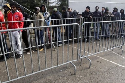 الحكومة اليونانية تسعى إلى دمج 30 ألف مهاجر من طالبي اللجوء غير المؤهلين