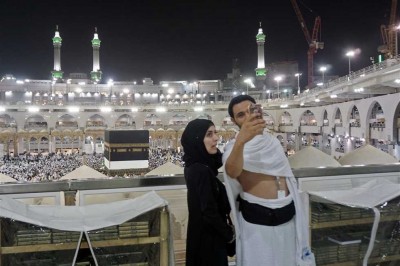 السعودية تمنع التقاط  صور “السيلفي” داخل الحرمين المكي والنبوي