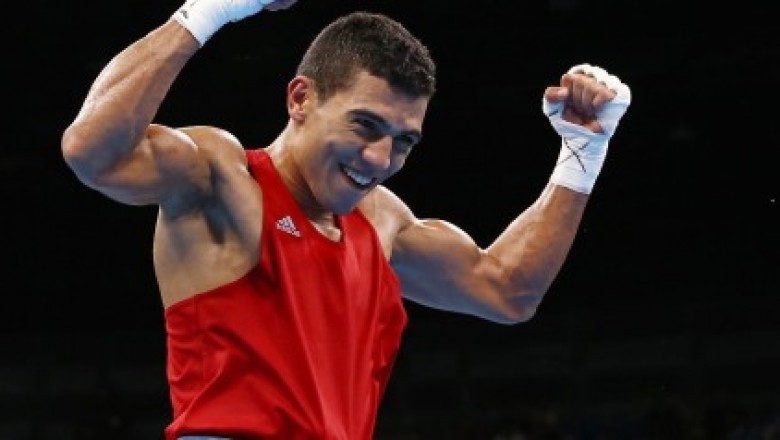 الملاكم المغربي ربيعي  يفوز بالضربة القاضية على منافسه البلغاري بفرنسا