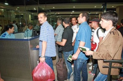 وزارة الجالية تشرف على ترحيل 235 مغربياً من ليبيا للدارالبيضاء عبر تونس