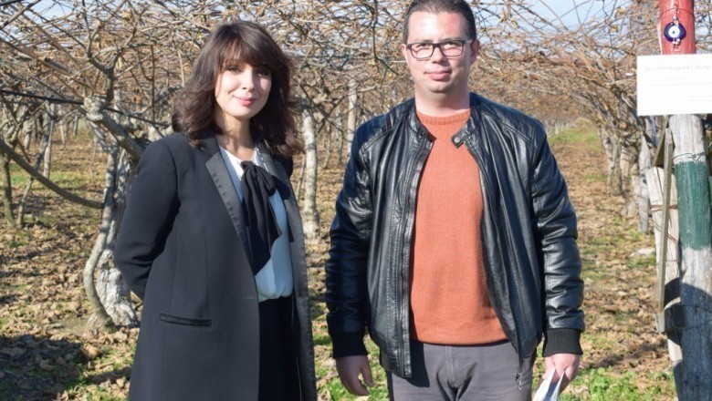  السيدة عائشة سيناصر مستشارة سفارة المغرب باليونان تحل بكاتريني لمناقشة شراكات للتبادل الفلاحي بين المغرب و اليونان.