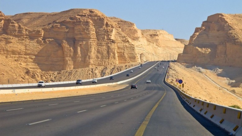 الزلزال الملكي يُعجلُ بإحداث مديرية خاصة للاسراع بإنجاز الطريق السريع تزنيت-الداخلة