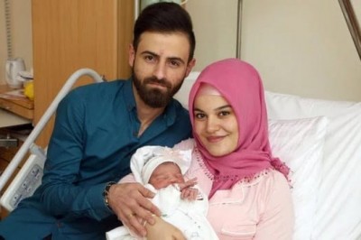  النمسا  أول طفلة تولد في فيينا 2018 من أسرة مسلمة تتعرض للكراهية  برسائل و تعليقات عنصرية