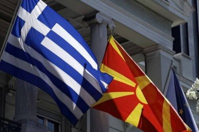اشبكات  في وسط ثيسالونيكي و مشكلة الاسم النهائي لجمهورية مقدونيا اليوغسلافية السابقة  تعود إلى الشارع من جديد