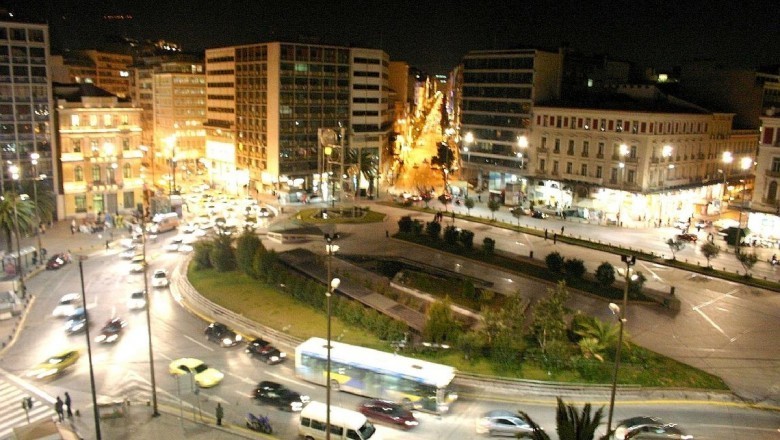 إنتحار رجل ألباني بالقفز من الطابق 5  من فوق سطح  فندق بأمونيا وسط أثينا 22/01/2018