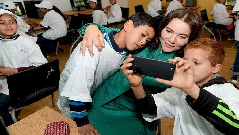 H πριγκίπισσα του Μαρόκου Lalla Hasnaa επισκέπτεται το οικολογικό σχολείο Al Masjid στο Aïn Aouda νομός Skhirat-Témara