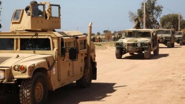 الجيش المغربي يزحف نحو الصحراء .. والبوليساريو: مستعدون للحرب