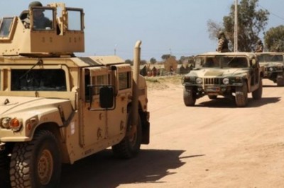 الجيش المغربي يزحف نحو الصحراء .. والبوليساريو: مستعدون للحرب