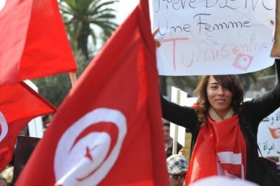 سابقة في القضاء التونسي  يُلزم سيدة مُطلقة بدفع النفقة لزوجها وأبنائها