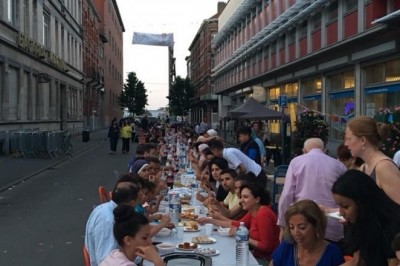 حفل إفطار رمضاني ببلدية مولمبيك ببلجيكا  تميز بالحضور المتنوع نموذجا للإندماج  و التعايش بين جميع  الديانات و المعتقدات.