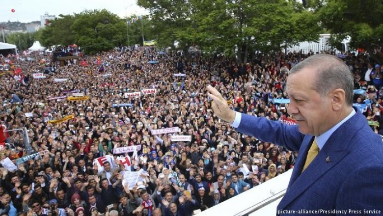 أردوغان يعلن نفسه فائزاً بالانتخابات الرئاسية في تركيا