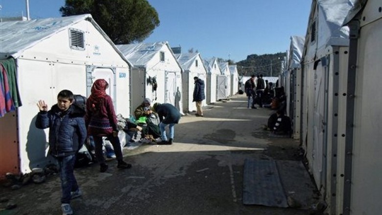 "لا" من ألبانيا لـ "معسكرات المهاجرين" على أراضيها للمهاجرين واللاجئين الذين يريدون الوصول إلى  الاتحاد الأوروبي.