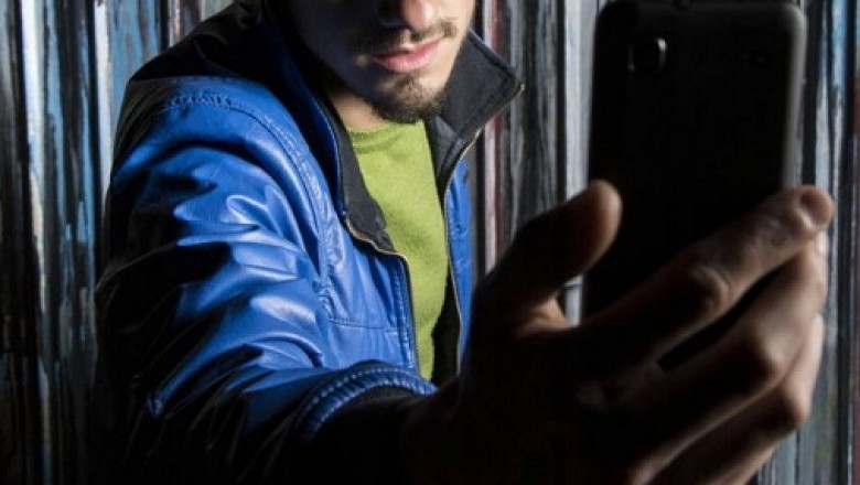 سيلفي بهاتف مسروق من إحدى الإيطاليات  يوقع بلص مغربي في فينيسيا