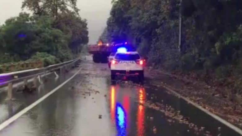 هطول الأمطار الغزيرة تغمر مناطق واسعة شمال اليونان