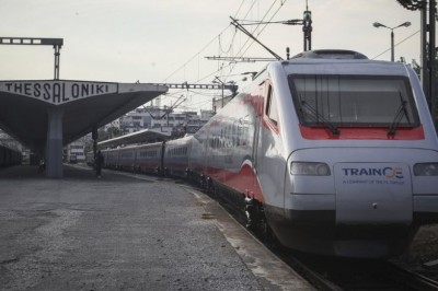 إنطلاق أول رحلة للقطار السريع “السهم الفضي” – الذي سوف يربط  أثينا بتسالونيكي في أقل من 3. ساعات  و 20 دقيقة Ασημένιο Βέλος  