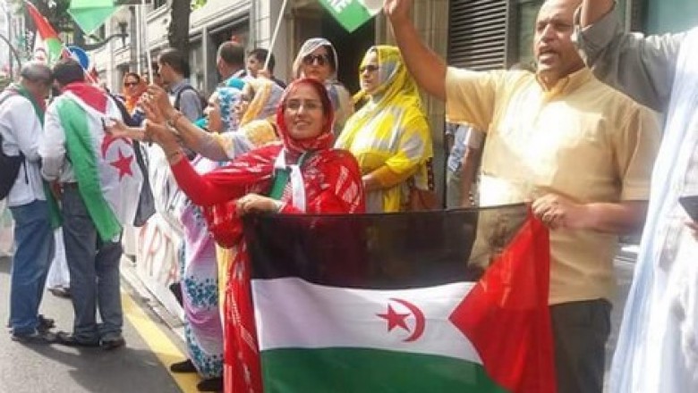 البوليساريو يقوم بتنظيم وقفة احتجاجية أمام مقر القنصلية المغربية بإقليم بيلباو الاسباني و الجالية الصحراوية  تقوم بوقفة مضادة