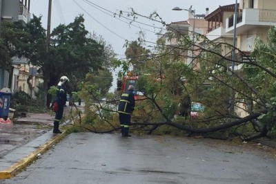 الإعصار يضرب اليونان  بدءا من جنوب غرب بيلوبونيسو