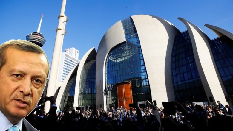 أردوغان يفتتح واحدا من أكبر المساجد الأوروبية في ألمانيا  بمساحة 4500 متر مربع و جدل واسع وانتقادات حادة 
