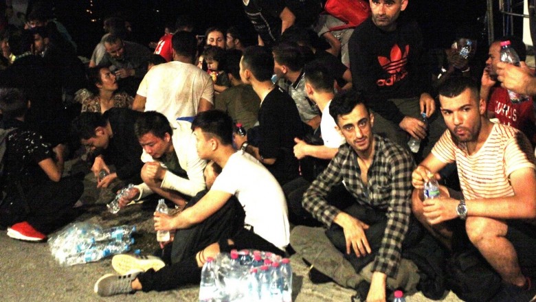 قتيل و جرحى في اشتباكات بين لاجئين سوريين وأفغان في مخيم مالاكاس ضواحي أثينا