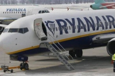 Ryanair:توقف رحلات الطيران من أثينا إلى خانيا ورودس وميكونوس بعد توقف رحلات أثينا  - تسالونيكي
